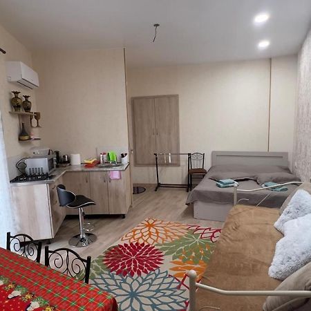 Guest House Beautiful Avlabar Tbilisi Ngoại thất bức ảnh