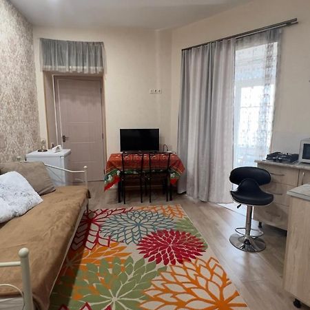 Guest House Beautiful Avlabar Tbilisi Ngoại thất bức ảnh