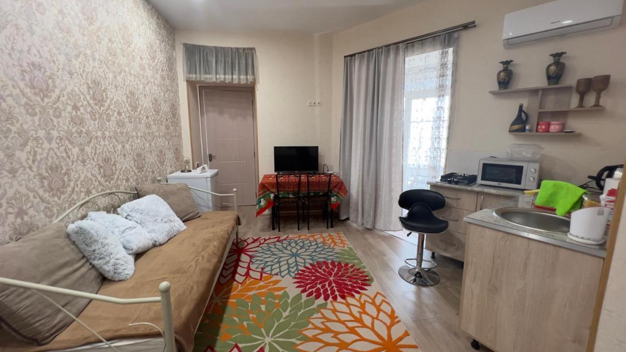 Guest House Beautiful Avlabar Tbilisi Ngoại thất bức ảnh